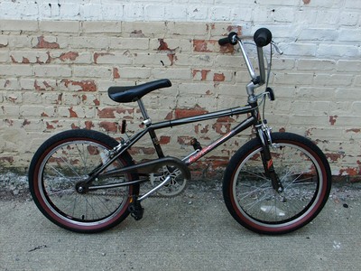 schwinn predator black shadow